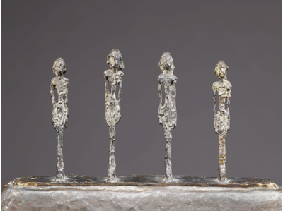 Fondation Giacometti -  Quatre figurines sur piédestal [Figurines de Londres, version A]